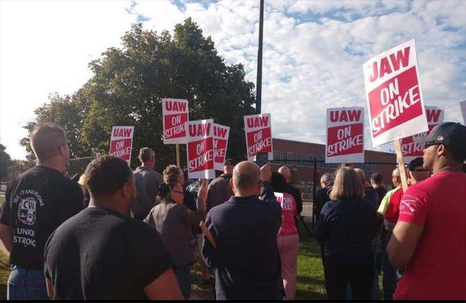 Uaw Auto Strike Featured